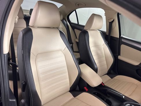 Used 2013 Volkswagen Jetta SEL image 25