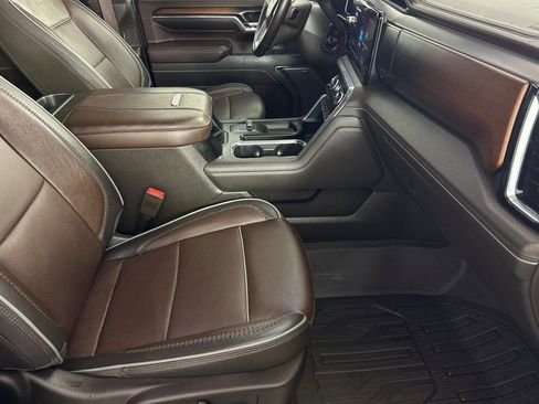 Used 2024 GMC Sierra 3500 Denali w/ Denali Reserve Package image 16