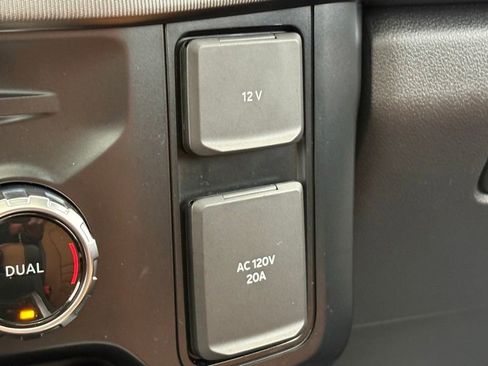 Used 2023 Ford F350 Platinum w/ FX4 Off-Road Package AWD/4WD image 43