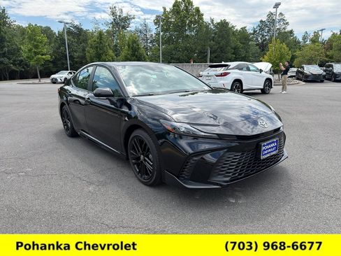 Used 2026 Toyota Camry SE w/ Convenience Package FWD image 1