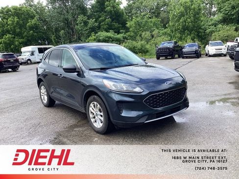 Used 2022 Ford Escape SE w/ Cold Weather Package AWD/4WD image 1