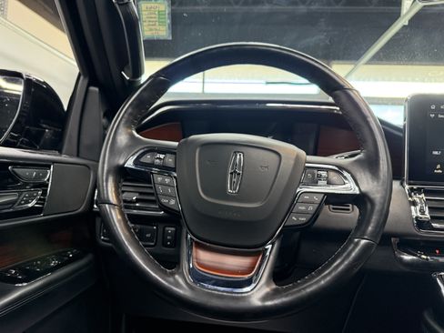 Used 2021 Lincoln Navigator Reserve AWD/4WD image 13