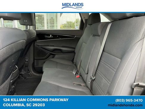Used 2019 Kia Sorento FWD image 11