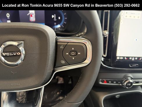 Used 2024 Volvo XC40 B5 Core image 19