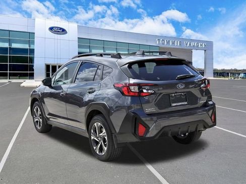 Used 2024 Subaru Crosstrek 2.0i Premium AWD/4WD image 2