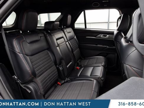 Used 2025 Ford Explorer ST-Line w/ ST-Line Street Pack AWD/4WD image 18