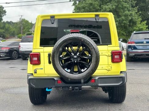 Used 2023 Jeep Wrangler Unlimited Sahara w/ Cold Weather Group AWD/4WD image 5