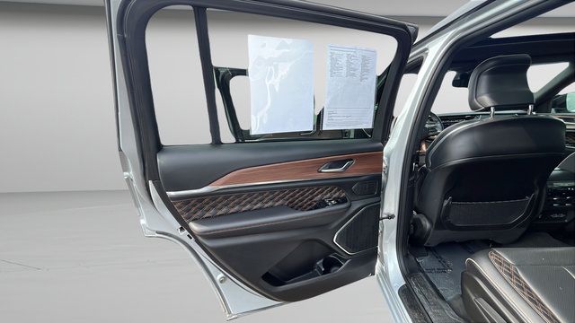 Certified 2023 Jeep Grand Cherokee L Summit AWD/4WD image 21
