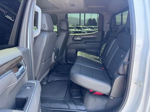 Used 2026 Chevrolet Silverado 1500 LT Trail Boss w/ LT Trail Boss Premium Package AWD/4WD image 16