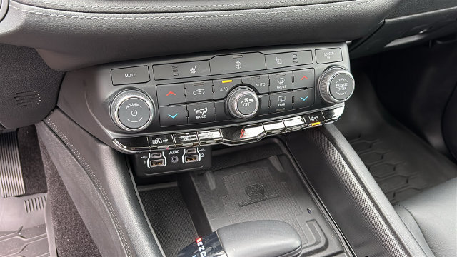 Used 2022 Dodge Durango GT AWD/4WD image 17