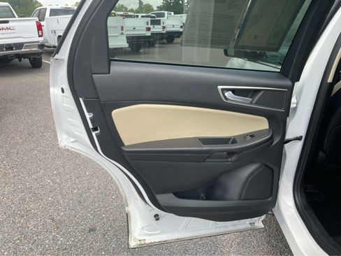 Used 2024 Ford Edge SEL AWD/4WD image 19