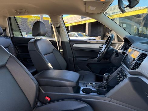 Used 2019 Volkswagen Atlas SE w/ Towing Package image 18