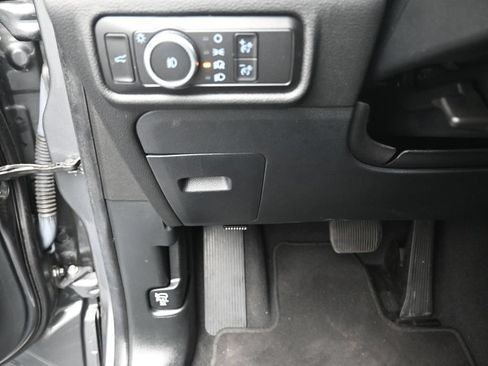 Used 2023 Ford Explorer XLT w/ Equipment Group 202A RWD image 16