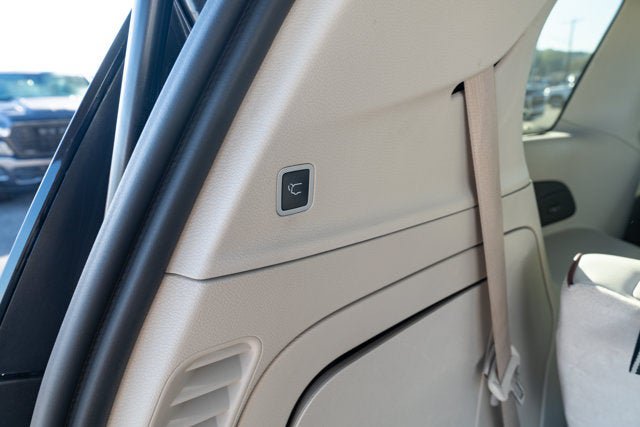 Used 2020 Chrysler Pacifica Limited FWD image 39