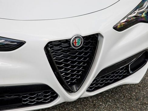 New 2025 Alfa Romeo Stelvio Sprint w/ Convenience Package image 13