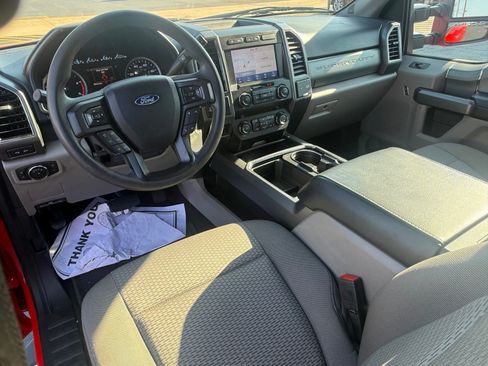 Used 2021 Ford F250 XLT w/ XLT Premium Package AWD/4WD image 17