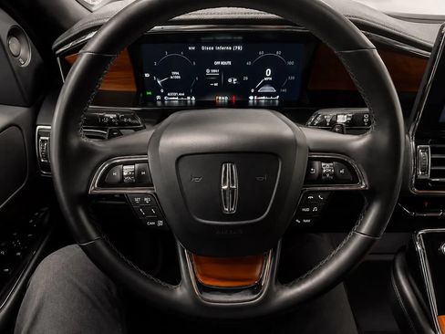 Used 2019 Lincoln Navigator L Reserve w/ Cargo Package AWD/4WD image 32