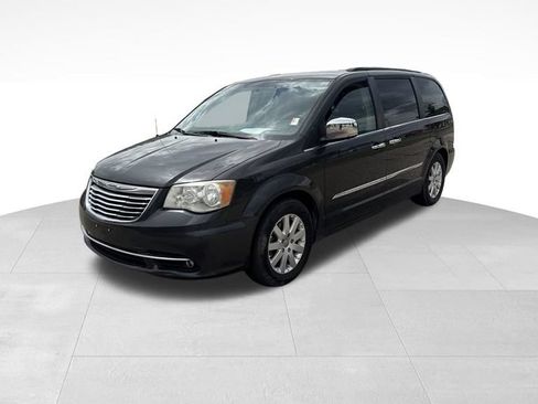 Used 2012 Chrysler Town & Country Touring-L w/ Trailer Tow Group FWD image 1
