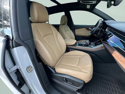 Used 2020 Audi Q8 Premium AWD/4WD image 24