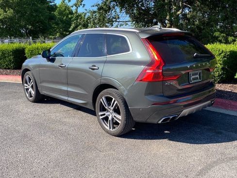 Used 2019 Volvo XC60 T5 Momentum w/ Multimedia Package AWD/4WD image 11