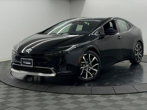 Certified 2025 Toyota Prius Plug-In Hybrid FWD image 3