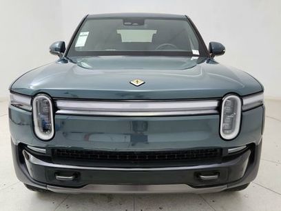 Used 2025 Rivian R1T Premium