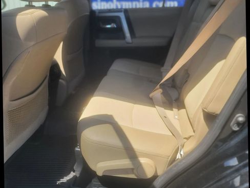 Used 2018 Toyota 4Runner SR5 Premium AWD/4WD image 33