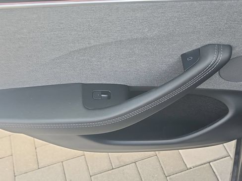Used 2025 Tesla Model 3 Long Range RWD image 9