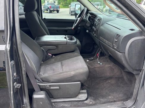 Used 2011 GMC Sierra 2500 SLE w/ Snow Plow Prep Package AWD/4WD image 12