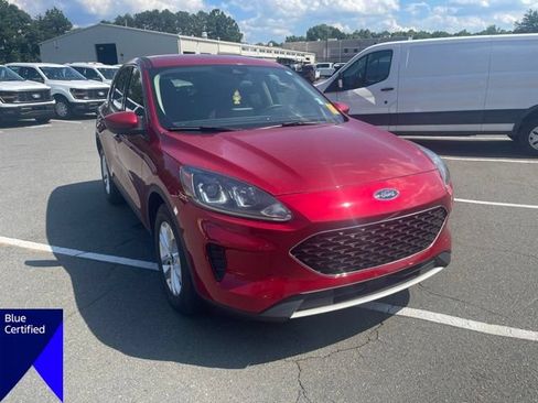 Certified 2020 Ford Escape SE FWD image 3