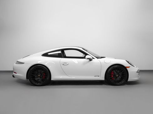 Certified 2016 Porsche 911 Carrera GTS RWD image 13