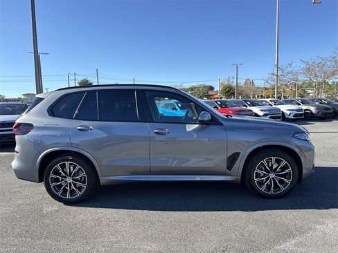Used 2025 BMW X5 xDrive40i w/ Executive Package image 2