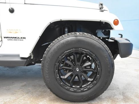 Used 2015 Jeep Wrangler Unlimited Sahara AWD/4WD image 36