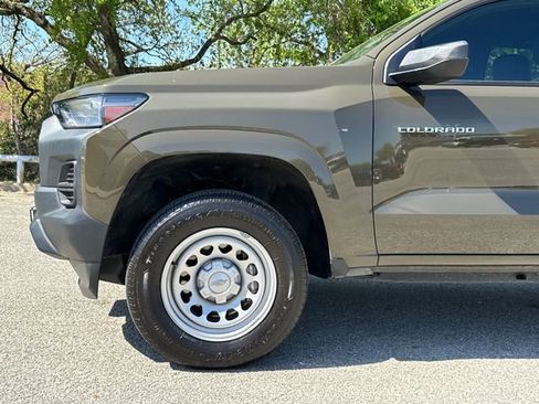 Used 2023 Chevrolet Colorado W/T image 5
