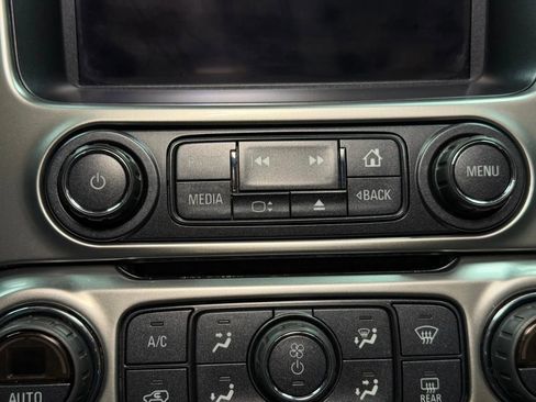 Used 2020 Chevrolet Suburban LT w/ Luxury Package AWD/4WD image 36