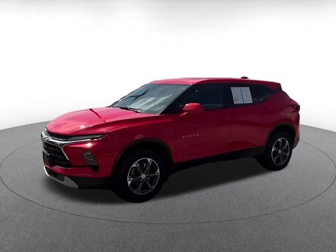 Used 2025 Chevrolet Blazer LT FWD image 11
