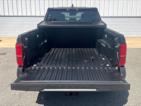 Used 2025 Toyota Tacoma SR5 image 40