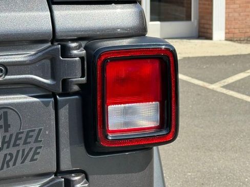 Certified 2022 Jeep Wrangler Unlimited Sport AWD/4WD image 17