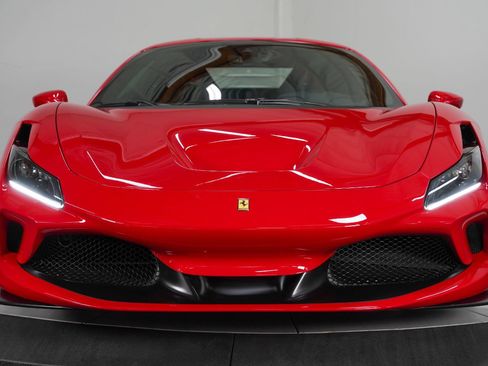 Used 2022 Ferrari F8 Tributo RWD image 15