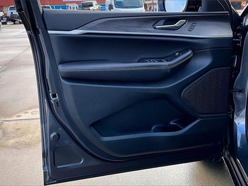 New 2025 Jeep Grand Cherokee Limited w/ Trailer Tow Package image 10