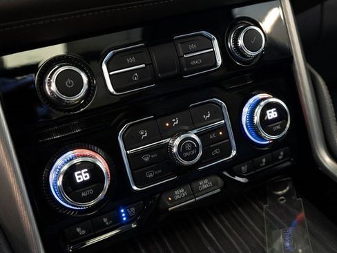 Used 2021 GMC Yukon Denali w/ Denali Premium Package image 35