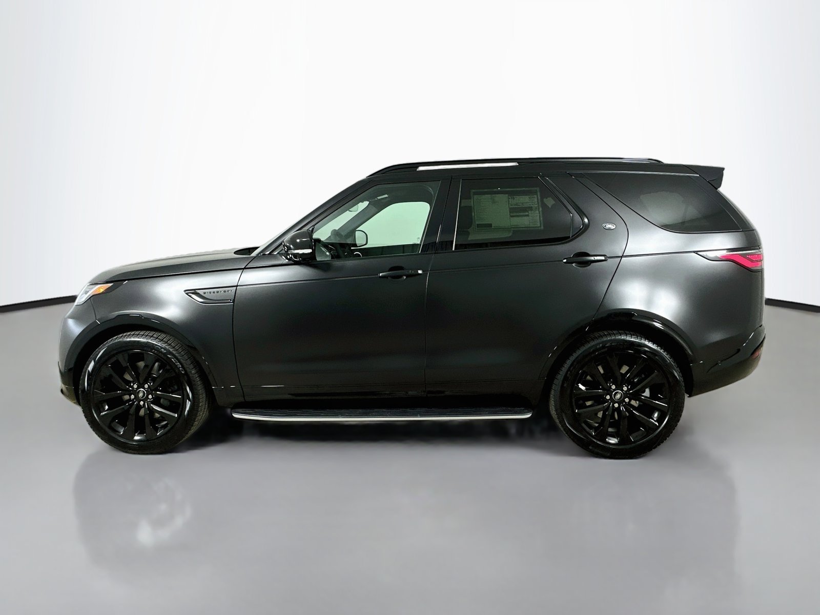 New 2026 Land Rover Discovery Limited Edition AWD/4WD image 8