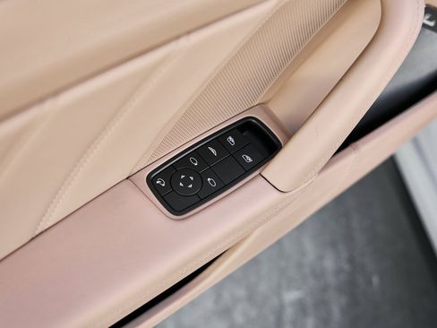 Used 2024 Porsche 911 Turbo image 28