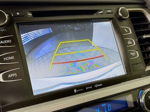 Used 2018 Toyota Highlander Limited image 13