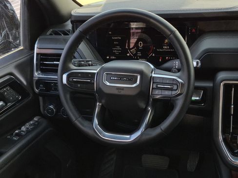 Used 2025 GMC Yukon Denali image 34