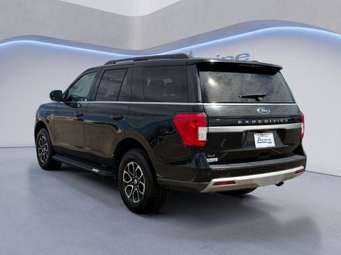 Used 2024 Ford Expedition XLT AWD/4WD image 3