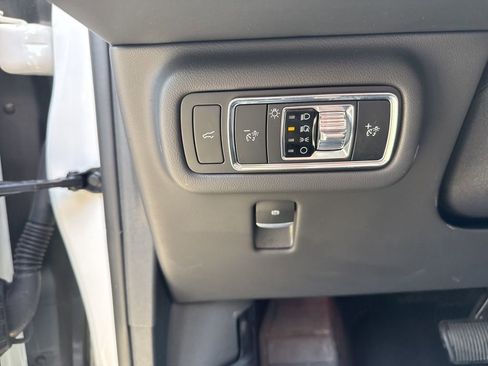 Used 2024 Lincoln Nautilus Reserve w/ Equipment Group 202A image 12