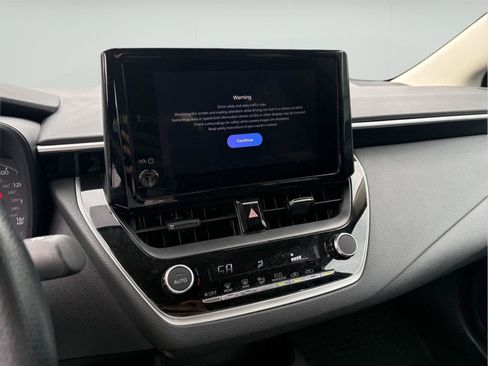 Used 2025 Toyota Corolla LE FWD image 8