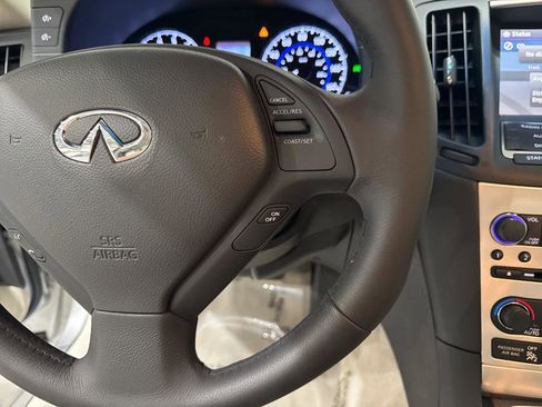 Used 2014 INFINITI Q60 Journey w/ Premium Package RWD image 38