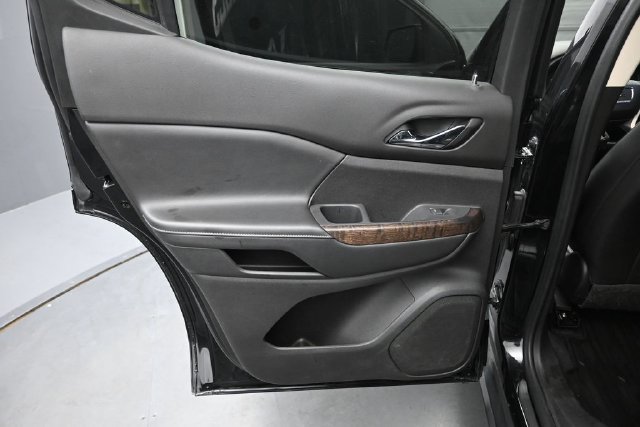 Used 2021 GMC Acadia Denali w/ Denali Technology Package AWD/4WD image 13